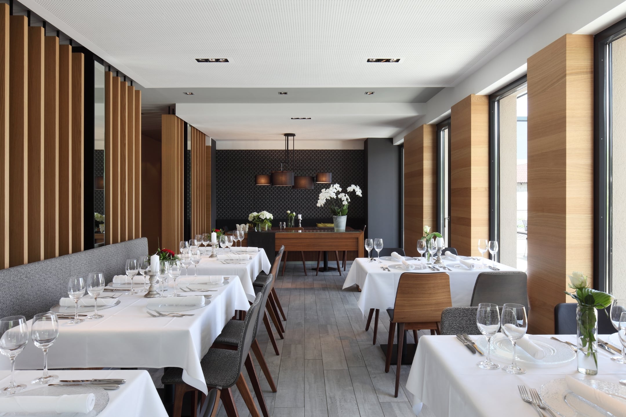 Servicekraft im Restaurant (w/m/d) - Gastronomie-Erfahrung - Vollzeit, Teilzeit oder Minijob